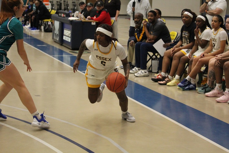 Knights Dominate Riverhawks 118-27 in One-Sided Victory